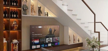 BIẾN GẦM CẦU THANG THÀNH GÓC ĐẮC GIÁ NHẤT CỦA PHÒNG KHÁCH